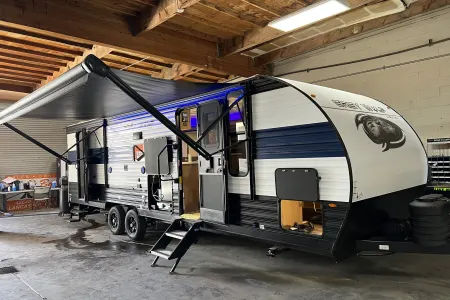 2023 Forest River Cherokee Grey Wolf 26DBH