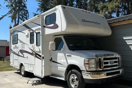 2010 Forest River Sunseeker, Sleeps 5-6, Family Fun Ready!