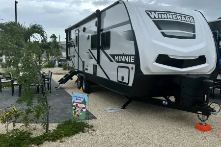 “Cousin Eddie” 2023 Winnebago Minnie 2301 bunkhouse