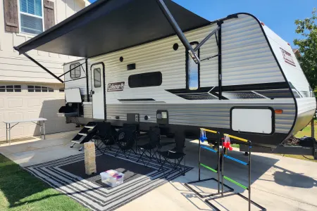 Fully Stocked Family Getaway Bunkhouse