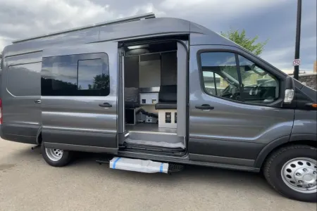 2022 Ford Transit Van Fully Insulated Queen bed with big Shower and Kitchen