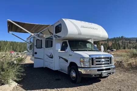 Spacious & Clean 2014 RV:4 TVS & 2 SLIDE OUTS: Sleeps 8