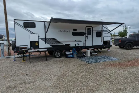 2023 Kodiak Ultra Lite 32ft sleeps 7 w/bunkhouse, 1/2 ton tow