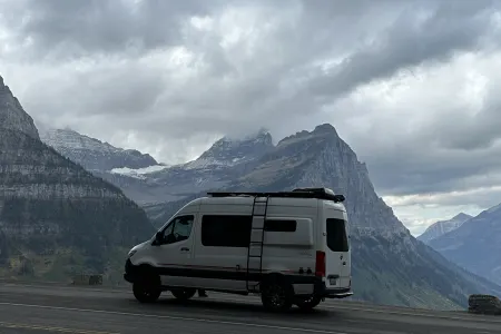 Storyteller Overland Class B - Get in the Woods