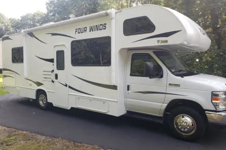 2021 Class C Thor Four Winds Easy Glamper