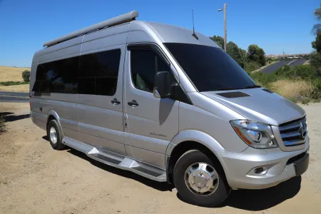 Silverback: 2019 Forest River Coachmen Galleria 24Q 10 seats
