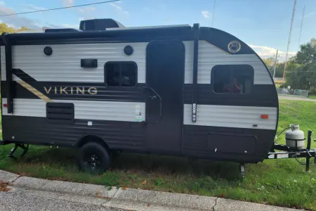2022 Solar powered Viking Travel Trailer
