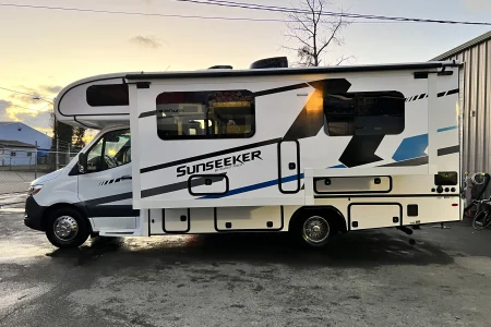 2024 Forest River Sunseeker 2400 BSD 24′ Mercedes Benz (1M)