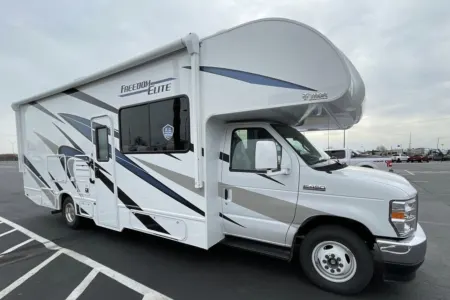 The Taylor - 27ft 2023 Thor Freedom Elite - EVERYTHING YOU NEED ON BOARD!!