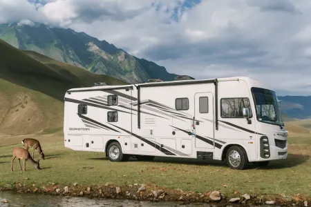 2021 Forest River Georgetown. Luxury Living, on wheels! Sleeps 8!