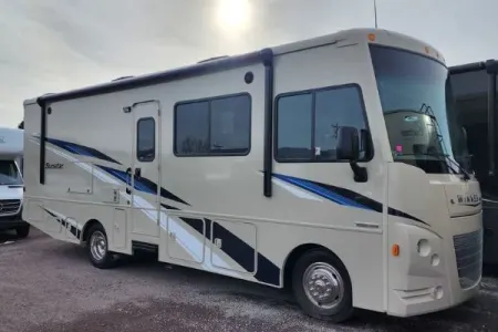 2022 Winnebago SunStar 27P - WM2022