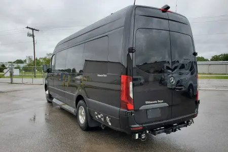 2025 Ultimate Toys Luxury Coach