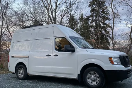 Nissan NV2500 V8 - 3 seasons conversion