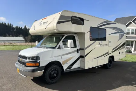 2017 Coachman Freelander 21QB  Perfect for all Seasons