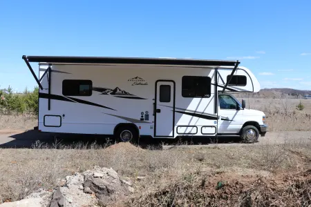2025 East to West Entrada 2700NSF