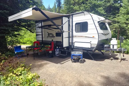 Furnished, stocked, and ready for an adventure! Jayco Jayflight 174BH Baja