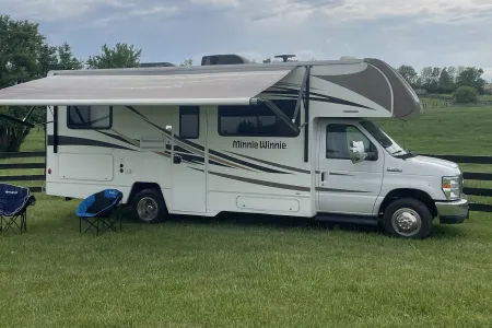 2019 Winnebago Minnie Winnie 25b