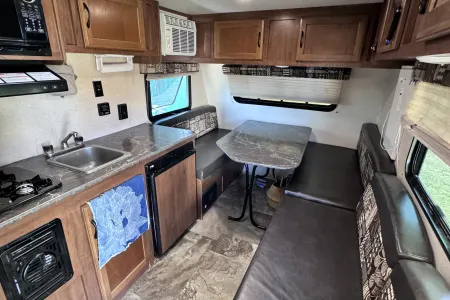 Easy to Tow Lightweight Travel Trailer for 2