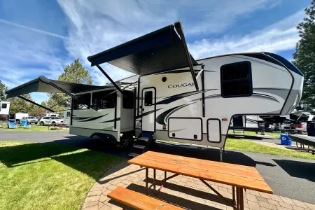 2021 Cougar Mid-Bunkhouse
