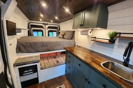 Campervan - Betty White - HAS AC! - Sleeper - ProMaster Dodge '14