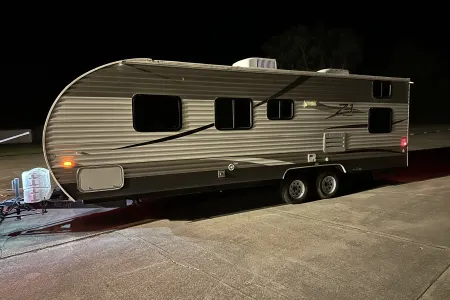 28’ Crossroads Z1 - Queen bed with 3 Bunkbeds!
