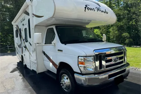 Newer Class C Motorhome - Easy to Drive - 2018