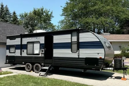 2021 29 ft Grey Wolf Travel Trailer Camper 26DJSE