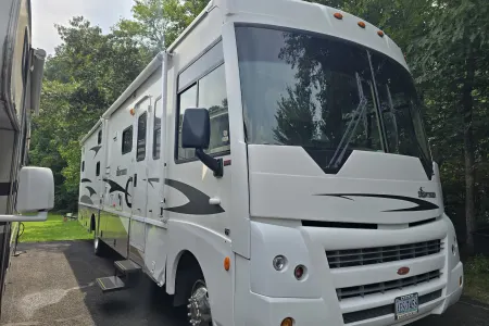 GBA Leisure - 2008 Winnebago Sightseer Bunkbeds Model
