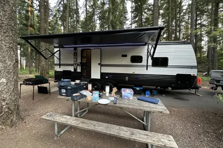 2024 Keystone Hideout Sleeps 10