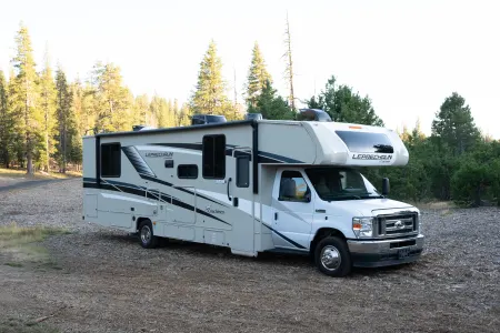 Coachmen Leprechaun - Fully Loaded Motorhome