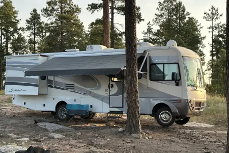 Off-Grid Adventure Ready! 2006 Fleetwood Southwind w/ Starlink & Solar