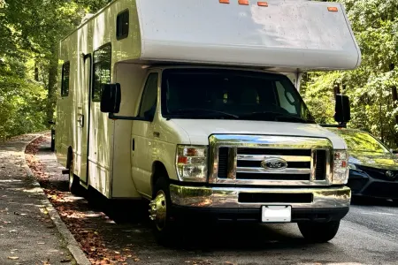 The Family Explorer: Spacious Class C RV for Unforgettable Adventures
