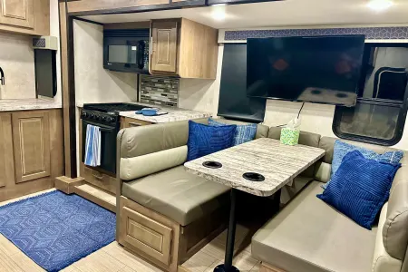 Glamping Alert! Beautiful Class A RV