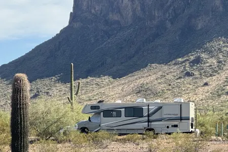 Coachman Leprechaun Premier MB318 - Super Clean and Luxury RV Rental
