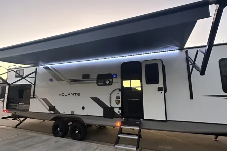 Crossroads Volante 34BH - Kid and Pet Friendly!