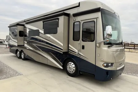 WiFi - Ultra Luxurious - Diesel - King Bed - Air Ride
