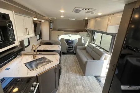 2024 Thor Chateau 31EV