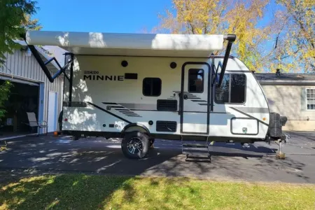 2021 Winnebago Micro Minnie - Clean, Stocked and Ready for Adventure