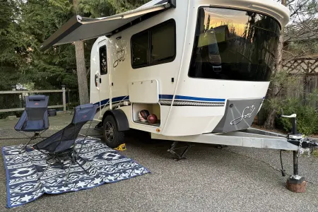 Premium 17ft inTech Sol | Lithium + AC + Heater | SUV-Towable