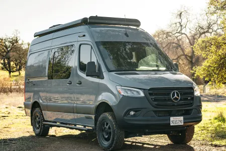 "El Capitan" Winnebago Revel - Pet Friendly!