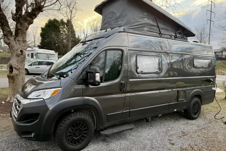 WanderPop: Luxury Camper Van, Sleeps 4, Off-Grid, Nashville to the Smokies!