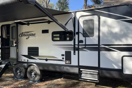 2021 Grand Design Imagine 2800BH: Spacious Family Bunkhouse, Dual AC, Solar