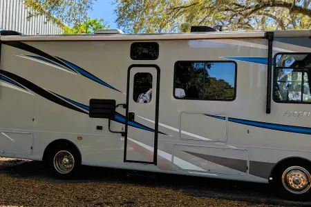 2022 COACHMEN PURSUIT 31'