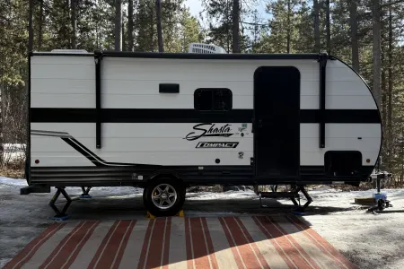 2025 Shasta Bunkhouse! Family fun in a compact size. SUV Towable!