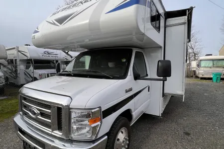 2024 Forest River Sunseeker 2850 (38S)