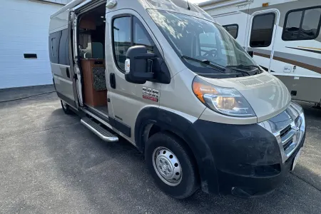 2017 Roadtrek srt