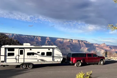 Travel Trailer with 1 King Bed 2 Queen & Dinette Bed + Solar&3000W Inverter