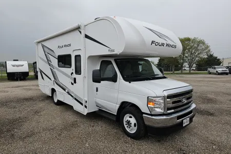 Hit the Open Road in Style with the 2026 Thor Four Winds 24F