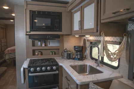 "Betty" the GORGEOUS bunkhouse | Unlimited Miles