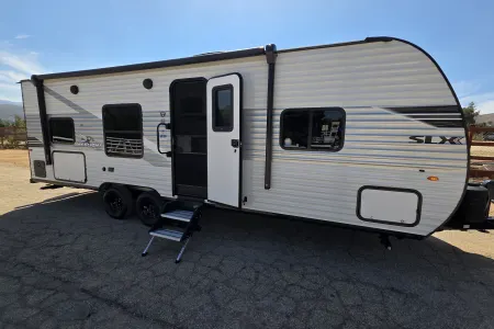 Pretty Awesome OFF GRID tt, sleeps 9! BUILT FOR DRY CAMPING!